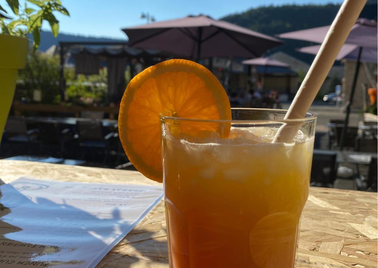 海豚酒店 维拉尔-德朗 外观 照片